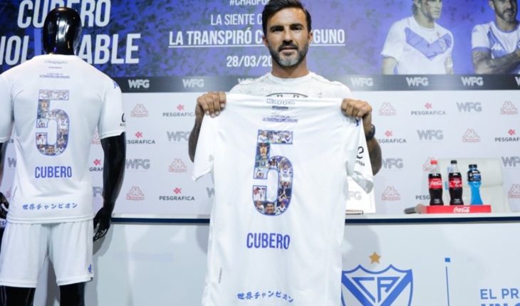 translated from Spanish: Fabián Cubero presented his farewell match at Vélez Stadium