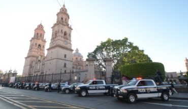 translated from Spanish: Raúl Morón delivers 25 patrols that will strengthen Morelia Police