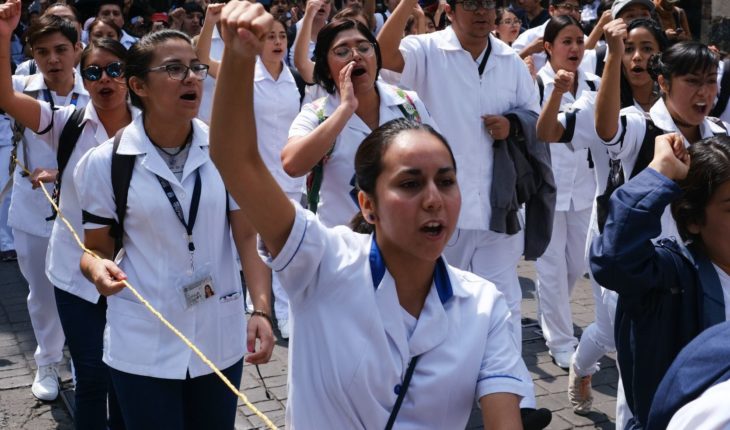 translated from Spanish: Students march in Puebla; demand justice for murder of comrades