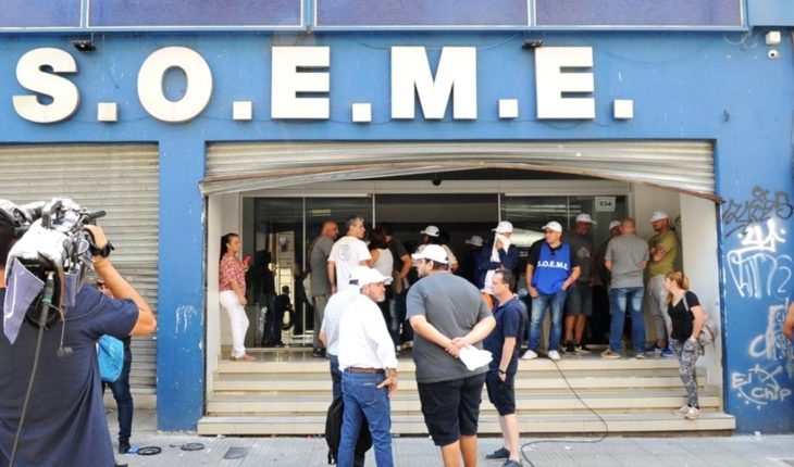 translated from Spanish: Wreckage, theft and takeover of the PORteME headquarters