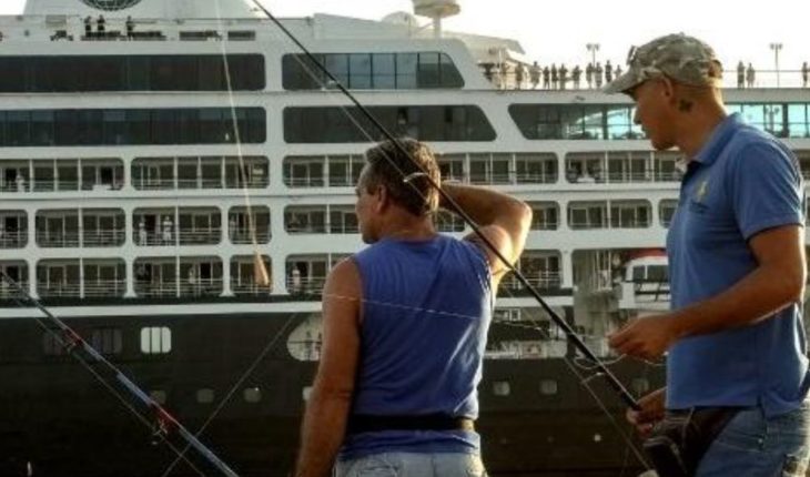 2 cruceros con cerca de 1.300 personas en cuarentena en Chile por coronavirus