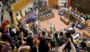 Chile tendrá órgano constituyente paritario tras ser aprobada por el Senado la emblemática reforma