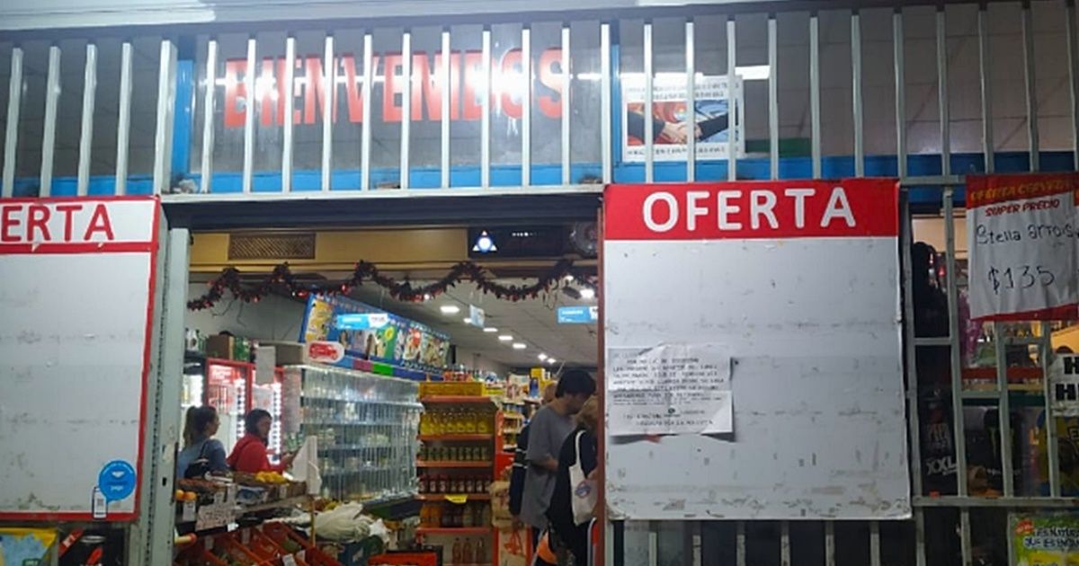 En Núñez hay un supermercado que solo atiende por WhatsApp