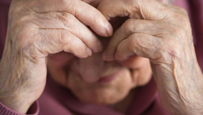 Extremar precauciones en el cuidado de adultos mayores, ayuda a evitar contagio de COVID-19
