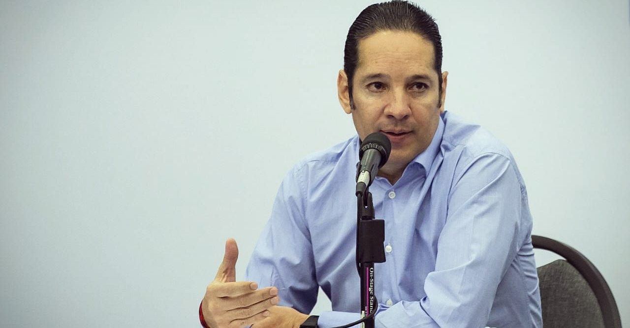 Gobernador de Querétaro, tercer mandatario que da positivo a COVID-19