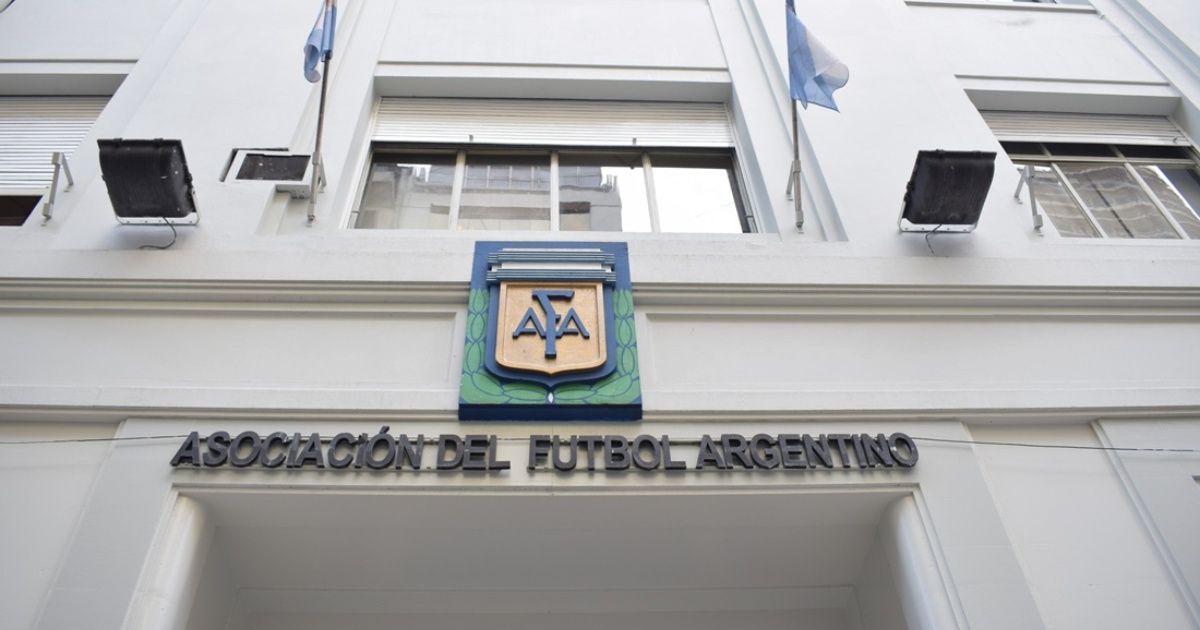 Los médicos del fútbol argentino solicitan que se pare la Superliga