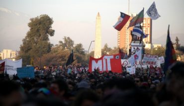 Manifestaciones en Santiago dejó 35 detenidos y 59 carabineros lesionados