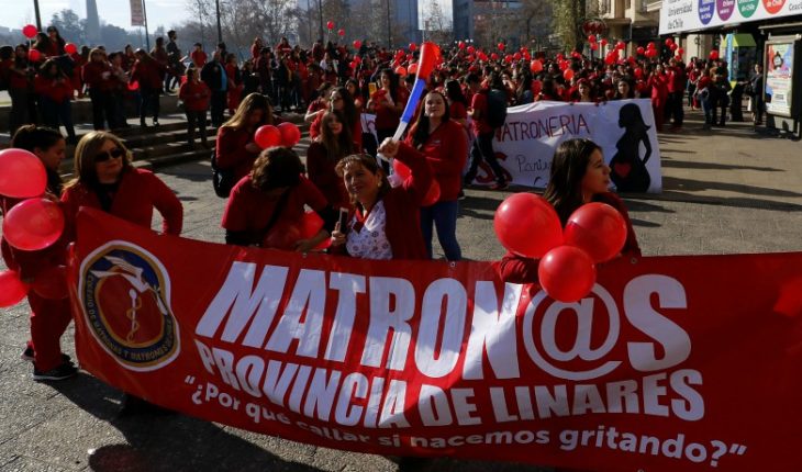 Matronas llaman a participar en huelga general y marcha feminista