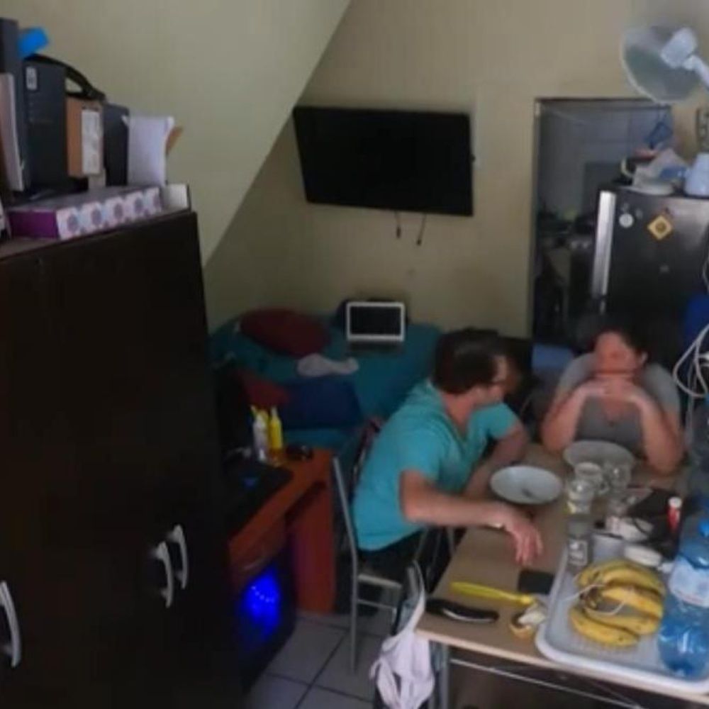 Pareja venezolana vive aislamiento en apartamento de 15 mts2 en Lima