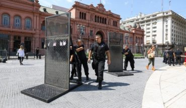 Paro de mujeres: Alberto Fernández pidió retirar las vallas de la Casa Rosada puestas por el 9M
