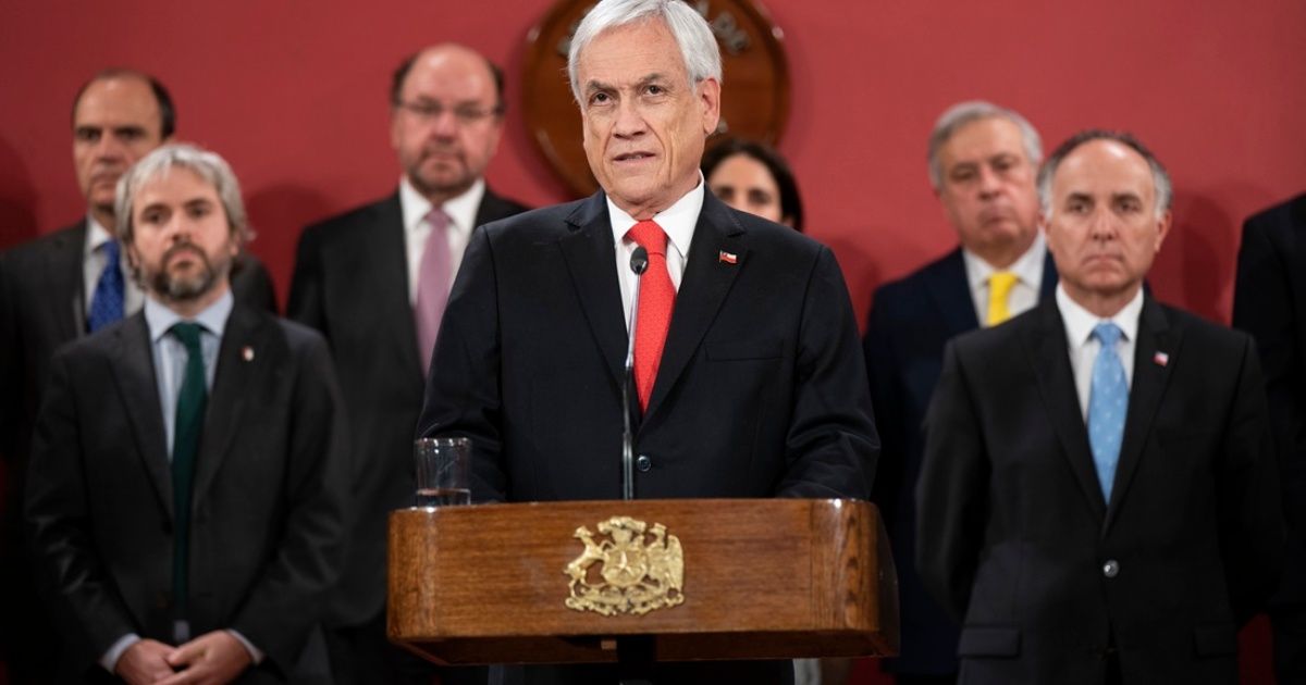 Piñera promulgó la “Ley Gabriela” y culpó a las mujeres por sufrir abusos