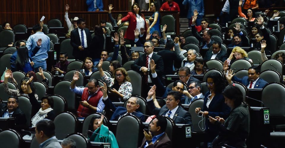 Sin oposición, Morena aprueba reglas para reelección de legisladores