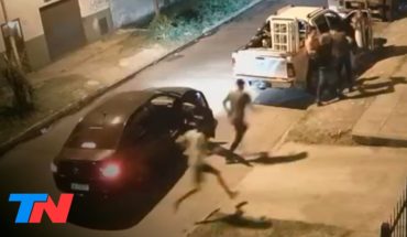Video: Se les rompió la camioneta y mientras esperaban la grúa los asaltaron: encañonaron a un nene autista