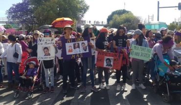 marchan miles de mujeres en Puebla