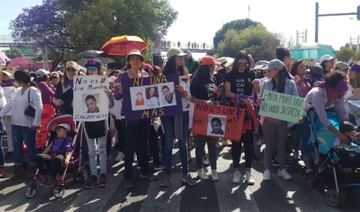 marchan miles de mujeres en Puebla