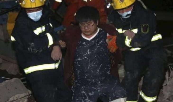 translated from Spanish: Adding 10 dead in China after quarantined hotel collapse