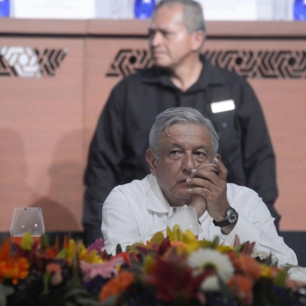 Asks AMLO help bankers with more branches 