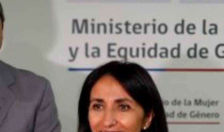 translated from Spanish: Deputy Claudia Mix officiates to the Ministry of Women to apply for the protective measures they have taken with women victims of violence during quarantine