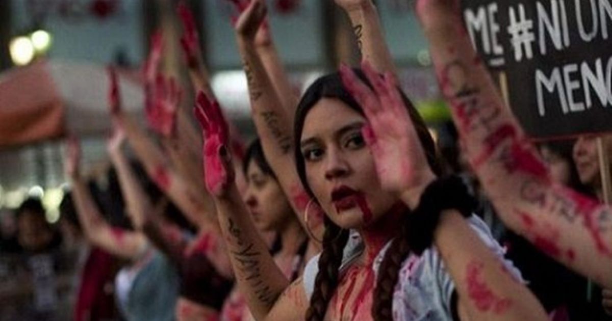 "Red Barbijo" against gender-based violence