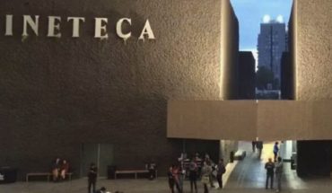 translated from Spanish: Reschedule events and limit entrance to Cineteca and museums