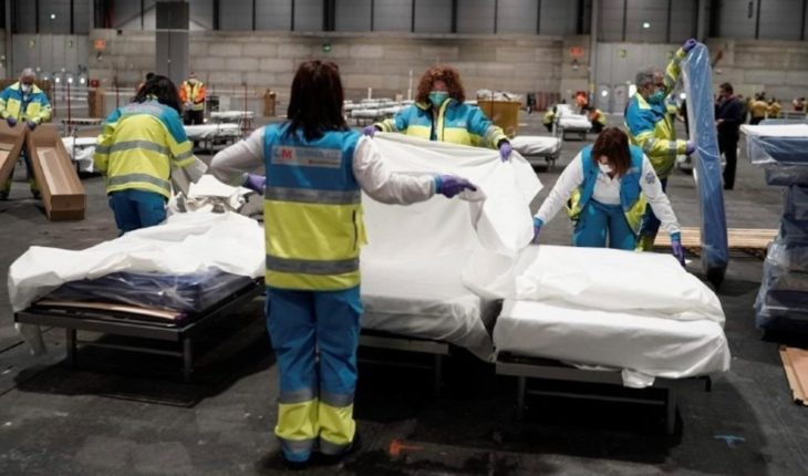 translated from Spanish: Spain: 832 people died in one day and hits new daily record
