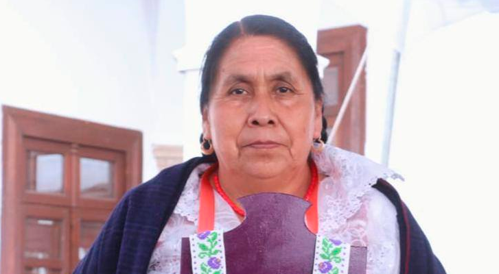 Traditional cook Juanita Bravo, receives Uarhíti Janguarhiti 2020