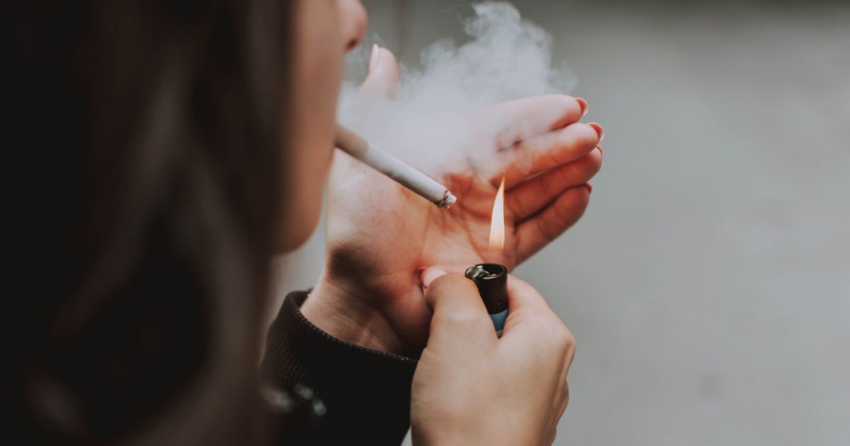 ¿Cómo afecta el tabaco al riesgo de complicaciones de COVID-19?