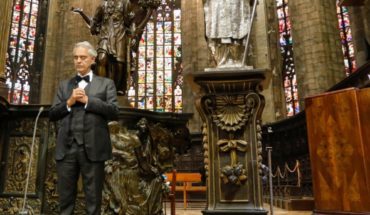 Andrea Bocelli llena con música la vacía Catedral de Milán, Italia