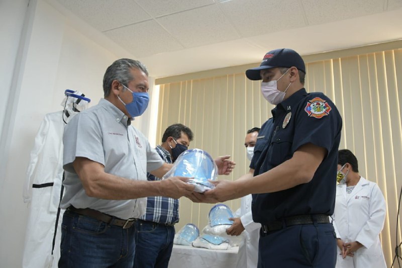 Ayuntamiento de Morelia informa que entregó trajes protectores e insumos a doctores, enfermeros y bomberos