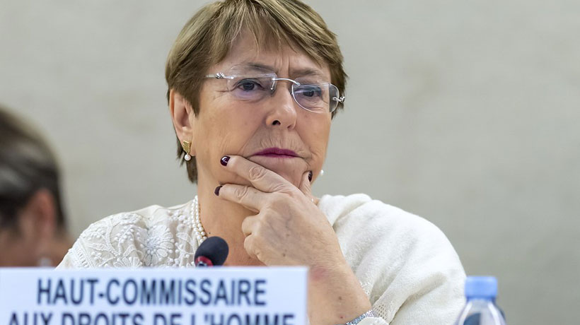 Bachelet criticó a los gobiernos que utilizan el coronavirus como "pretexto" para limitar la información