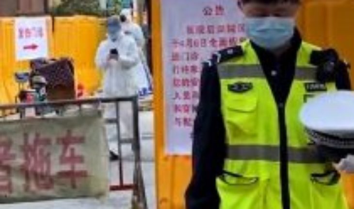 China rinde homenaje a los “mártires” y fallecidos por el virus