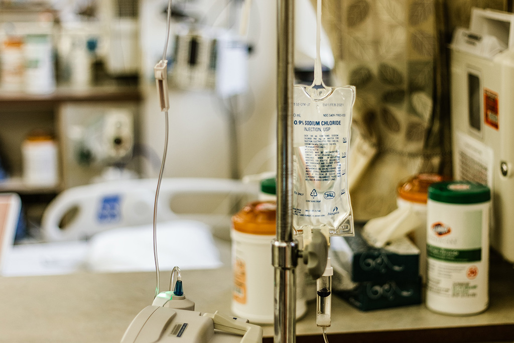 Debilidad general asegurada: un mundo con menos poder. Tratamiento médico en un hospital. Foto: Allie Smith (@creativegangsters). Blog Elcano