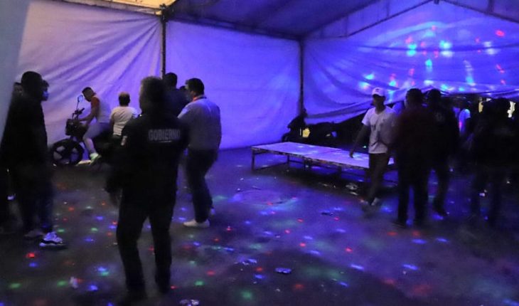 ‘Desmantelan’ fiestas de jóvenes en Ecatepec durante la cuarentena