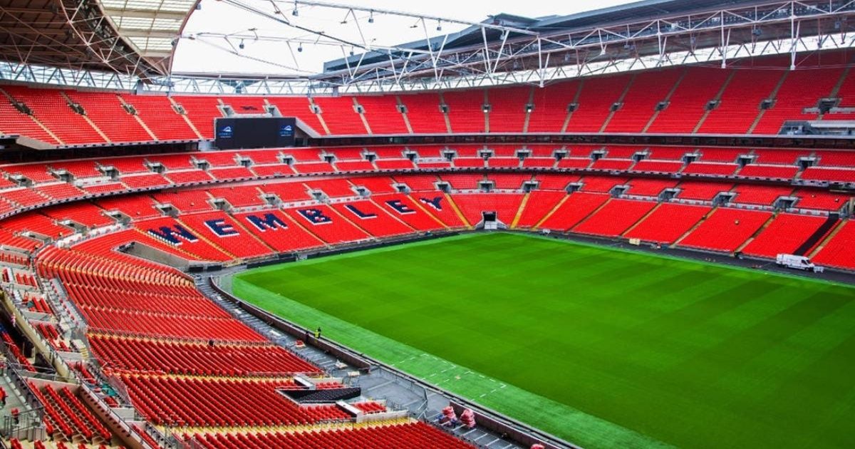 Fútbol: en Inglaterra aseguran que no habrá estadios llenos en 18 meses