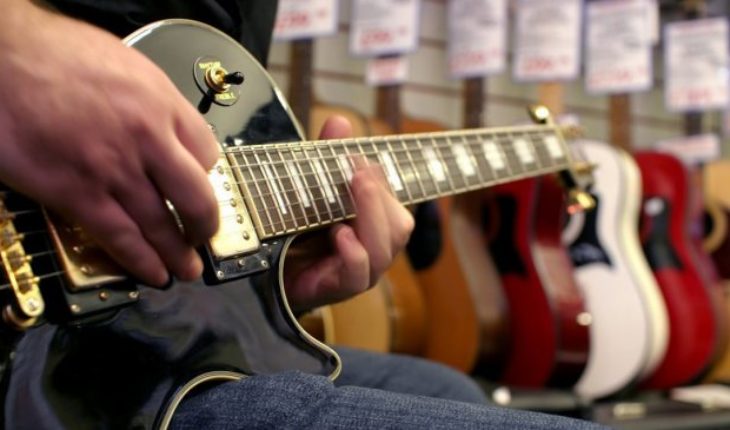 Gibson libera tres meses de clases de guitarra gratis