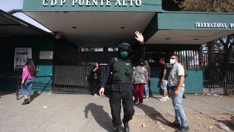 Gobierno anunció área de aislamiento y traslado de reos por brote de Covid-19 en cárcel de Puente Alto