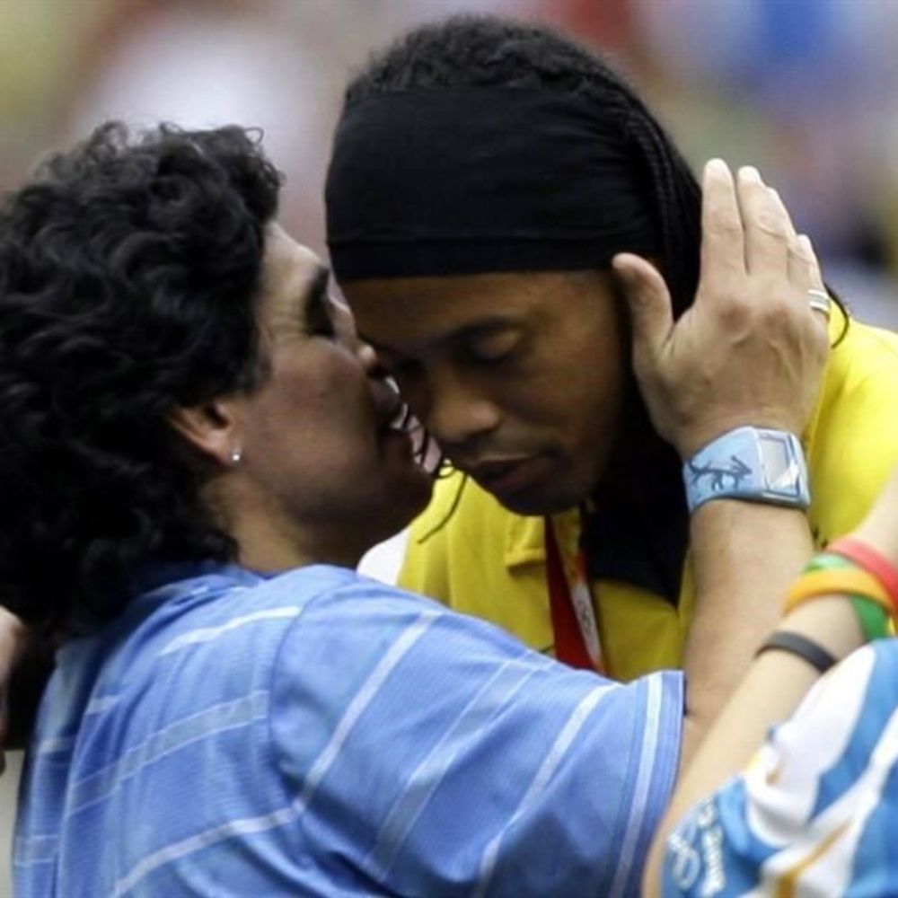 Maradona defiende a Ronaldinho | EL DEBATE