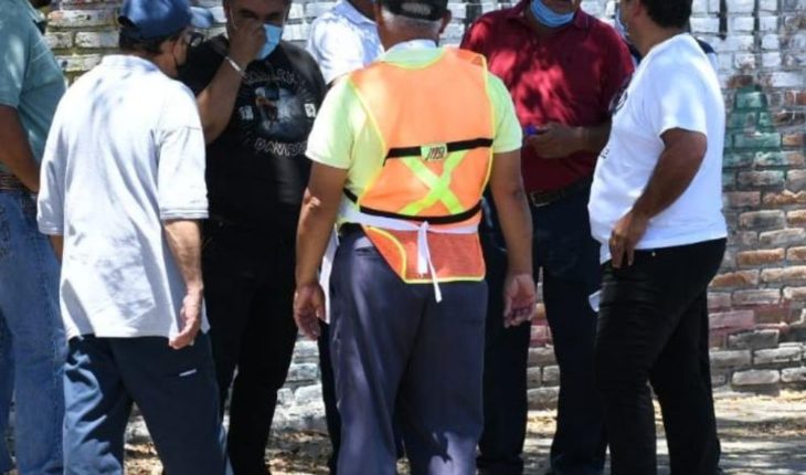 Operadores pipas de Pemex protestan en Mazatlán