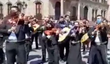 Protestan mariachis en Nuevo León para que los dejen trabajar pese al Covid-19
