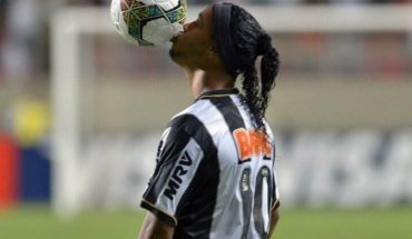 Ronaldinho: “El fútbol es parte de mi vida y no tenía motivos para no jugar en la cárcel”