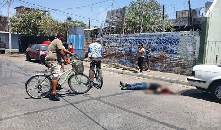 Sujeto es ejecutado por motociclistas armados en Zamora