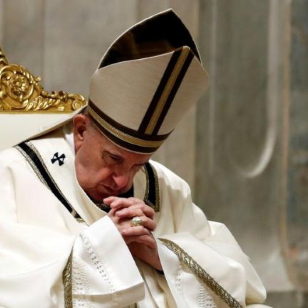 Un domingo de Pascua con las iglesias vacías y un papa solo en el Vaticano