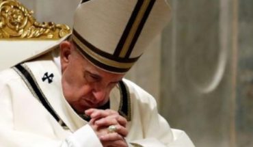 Un domingo de Pascua con las iglesias vacías y un papa solo en el Vaticano