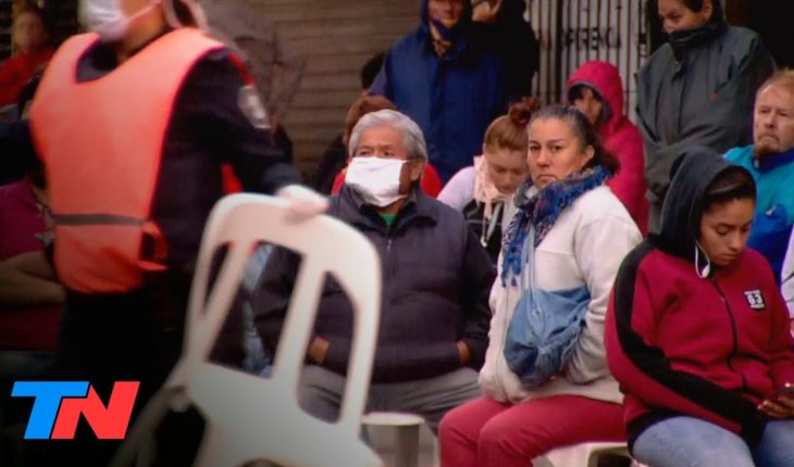 Video: Coronavirus – Argentina en cuarentena | La espera de los jubilados en los bancos para poder cobrar