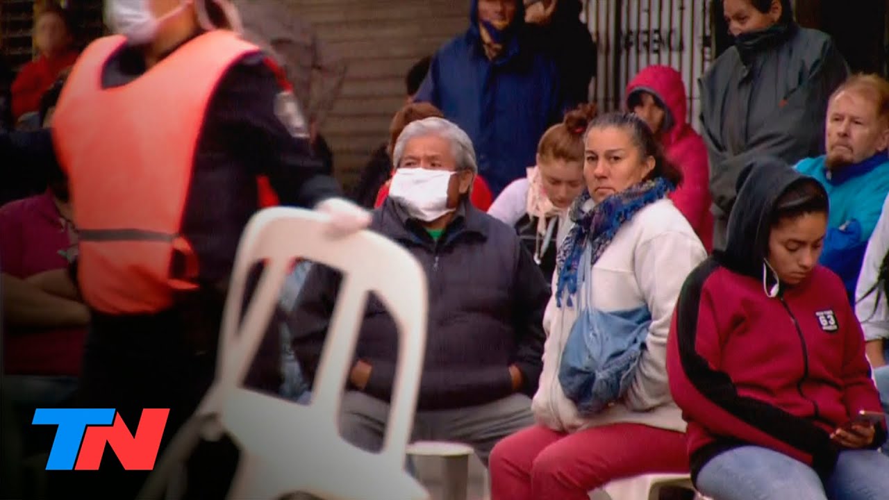 Coronavirus - Argentina en cuarentena | La espera de los jubilados en los bancos para poder cobrar