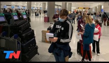 Video: Cuarentena | Tras un mes sin vuelos a Madrid, Aerolíneas vuelve a traer repatriados