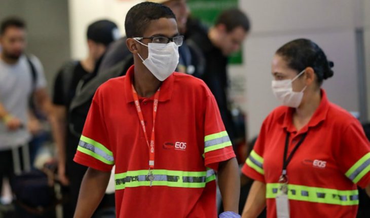 translated from Spanish: Brazil exceeds 45,700 cases and 2,900 deaths by Covid-19 and advances to relax social estrangement