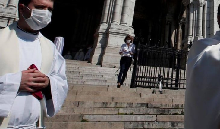 translated from Spanish: Covid-19: Catholic Church confronts Italy for not authorizing masses