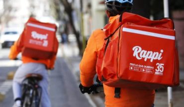 translated from Spanish: Delivery app dealers make a 24-hour stoppage