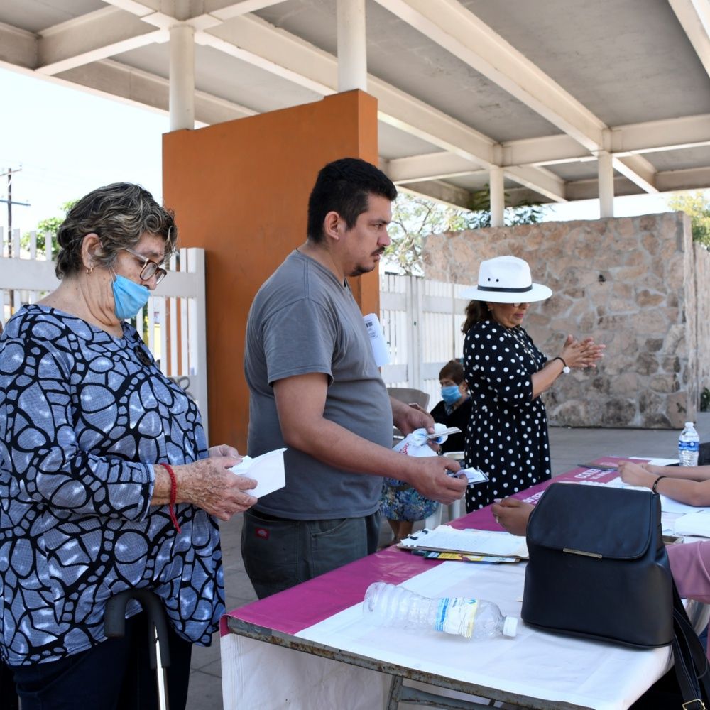 Guarantee social program supports in Sinaloa